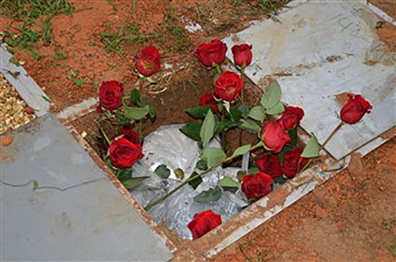 Grave and Roses