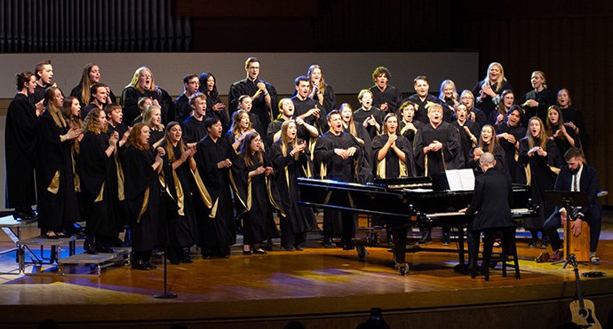 Ukraine fundraiser choir