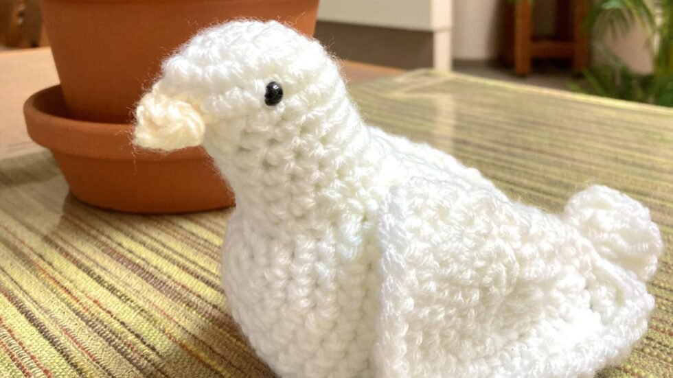 Crochet dove