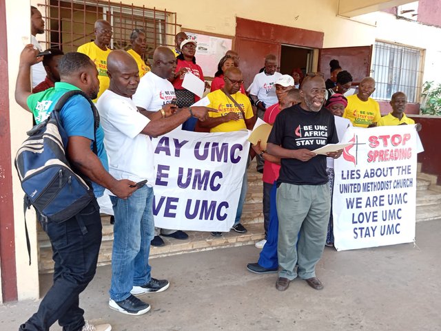 Liberians Hold Prayer Vigil