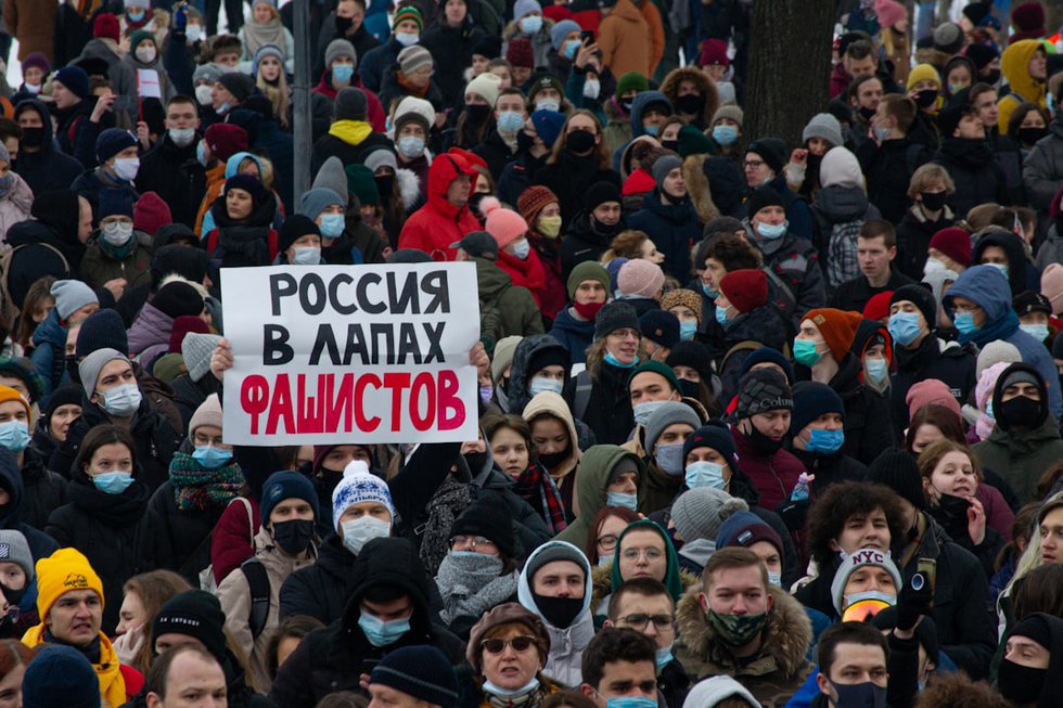 Russians Protesting Fascism