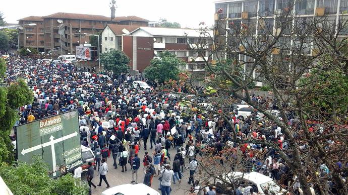 Zimbabwe crowds